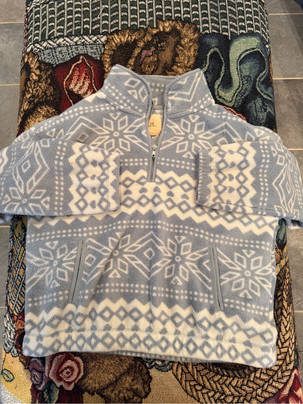 Thread & Supply Light Blue and White Snowflake Half-Zip Fleece Pullover